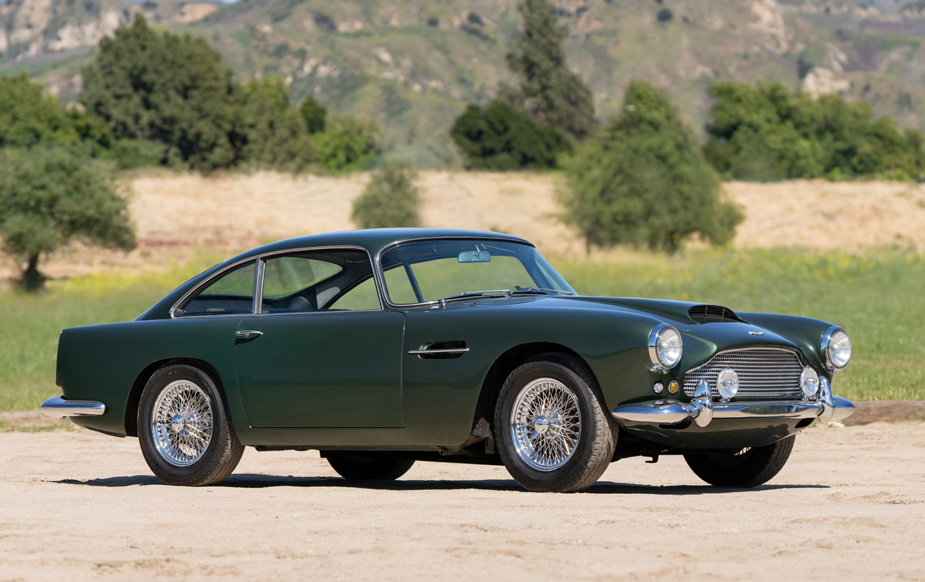 Spark 1:43 Aston Martin DB4 GT Year 1960 dark green S2417 model car S2417  9580006924179